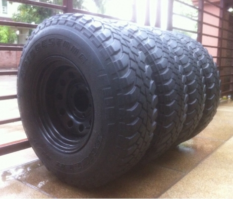 ล้อกระทะผ่า16 กว้าง8 off-30 พร้อมยางเกรดสูง Mud Bridgestone 235 85 16 ดอกหนาๆ