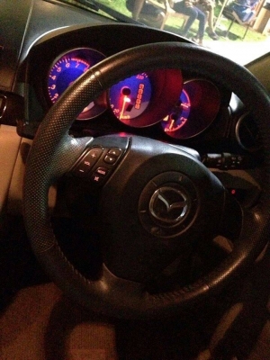 Mazda3  4ประตู  ปี09   เครื่อง1.6  ออโต้  พวงมาลัยมัลดิ