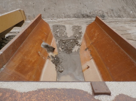 ARTICULATED DUMPER  HM400-1 #**** ปี2003 12354ชม. หากรอของได้ 30-45 วัน ติดต่อมาได้เลยครับ