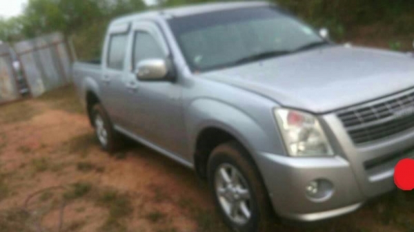 ISUZU 4ประตูเตี้ย ปี07   เครื่อง2.5   เกียร์ธรรมดา