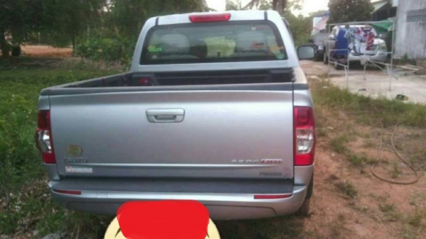 ISUZU 4ประตูเตี้ย ปี07 เครื่อง2.5 เกียร์ธรรมดา ISUZU 4ประตูเตี้ย ปี07 เครื่อง2.5 เกียร์ธรรมดา