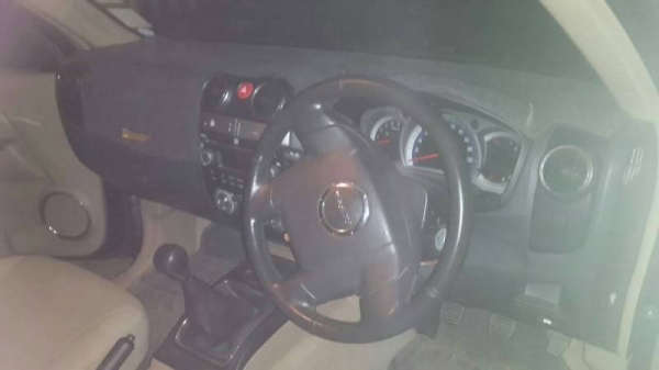 ISUZU 4ประตูเตี้ย ปี07 เครื่อง2.5 เกียร์ธรรมดา ISUZU 4ประตูเตี้ย ปี07 เครื่อง2.5 เกียร์ธรรมดา