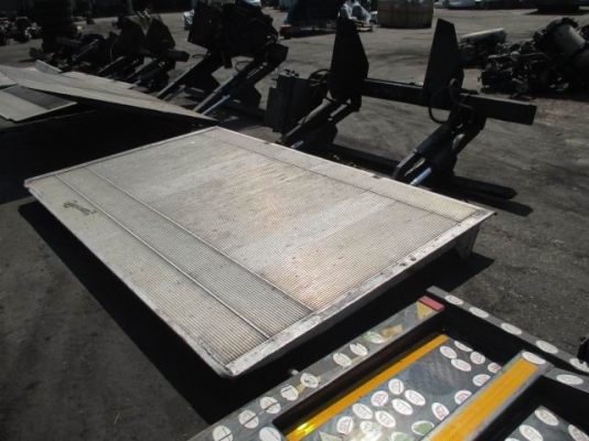 ขายลิฟท์เกรท สำหรับรถ 6-10ล้อ 4กระบอก ขายลิฟท์เกรท สำหรับรถ 6-10ล้อ 4กระบอก