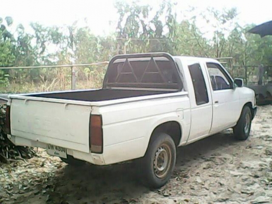 ขายนิสสันบิ๊กเอ็มฝาแดงแค็บเล็ก