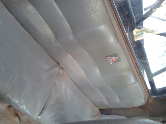 ขายนิสสันบิ๊กเอ็มฝาแดงแค็บเล็ก