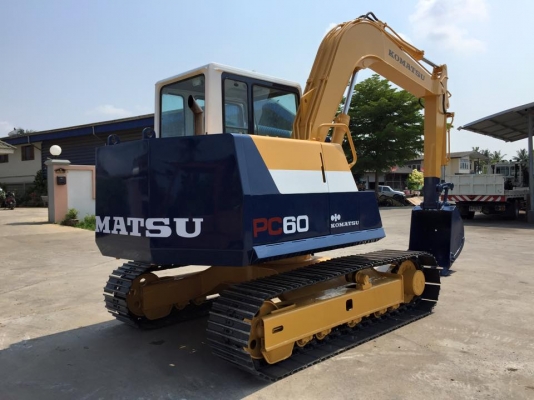 รถขุด KOMATSU PC60-6 มือสอง นำเข้าเอง จากญี่ปุ่นแท้ๆ