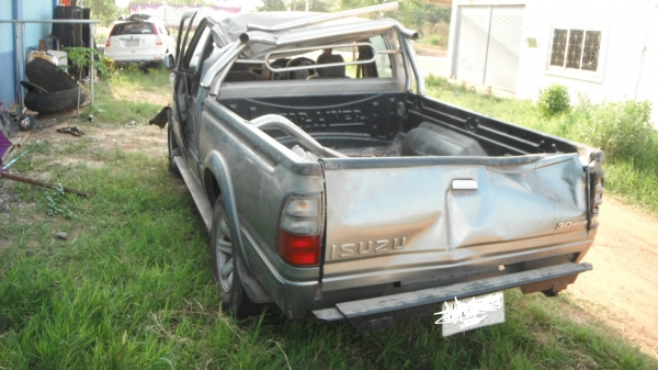 ขายซาก isuzu rodeo 4wd  3000cc ปี 2545