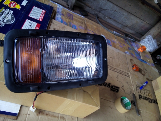 ขายไฟหน้าหัวลากเบนช์2631