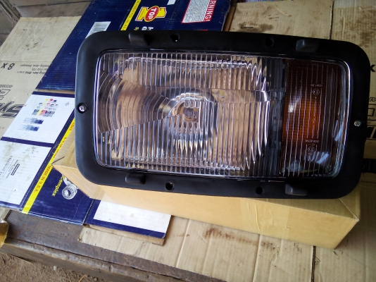 ขายไฟหน้าหัวลากเบนช์2631