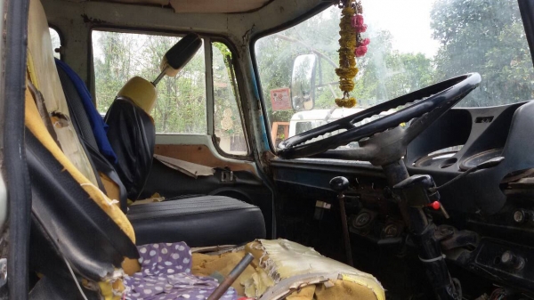 ลดราคา (260,000)) ฮีโน่ KL-300  ดั้ม สภาพพร้อมใช้งาน ภาษีเต็มเล่มพร้อมโอน