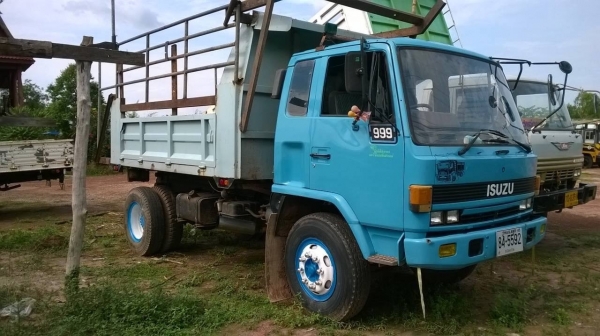 ขาย 6 ล้อดั้ม ISUZU FSR คัสซีสวย เครื่อง 6BD1 165 แรงม้า เฟืองท้ายใหญ่จัมโบ้ ทะเบียนพร้อมโอน รถพร้อมใช้ครับ