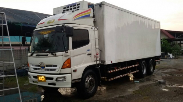 HINO.เมกก้า10ล้อ7,50เมตร.ครัชซีสวยมาก.เครื่องJO8C.ตู้เย็น-30.ทำงานปกติมีลิฟต์ท้ายสภาพสวยพร้อมใช้..