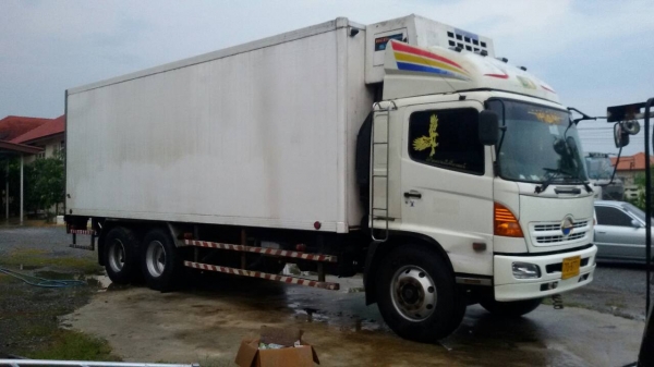 HINO.เมกก้า10ล้อ7,50เมตร.ครัชซีสวยมาก.เครื่องJO8C.ตู้เย็น-30.ทำงานปกติมีลิฟต์ท้ายสภาพสวยพร้อมใช้..
