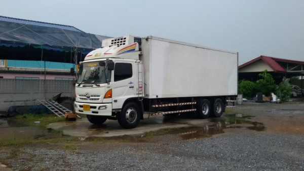 HINO.เมกก้า10ล้อ7,50เมตร.ครัชซีสวยมาก.เครื่องJO8C.ตู้เย็น-30.ทำงานปกติมีลิฟต์ท้ายสภาพสวยพร้อมใช้..