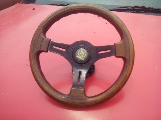 พวงมาลัย พร้อมคอนิสสัน 400