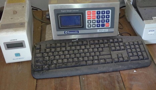 ขายด่วน ตาชั่งขนาด 30 ตันอุปกรณ์ครบพร้อมใช้งานได้เลย ใช้งานกับรถบรรทุกหนักทั้งรถหกล้อบรรทุกและรถสิบล้อได้เลยครับ สภาพดีมากๆใช้งานน้อย ตอนนี้ไม่ได้ใช้งานแล้วครับอยากขาย ราคาต่อรองได้ครับ