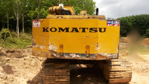 รถแบคโฮ KOMATSU  PC 120 - 2      สนใจติดต่อ  081 - 6079515