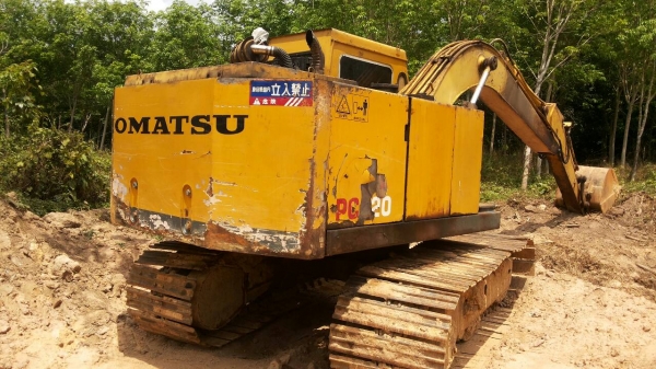 รถแบคโฮ KOMATSU  PC 120 - 2      สนใจติดต่อ  081 - 6079515