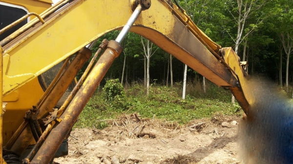 รถแบคโฮ KOMATSU  PC 120 - 2      สนใจติดต่อ  081 - 6079515