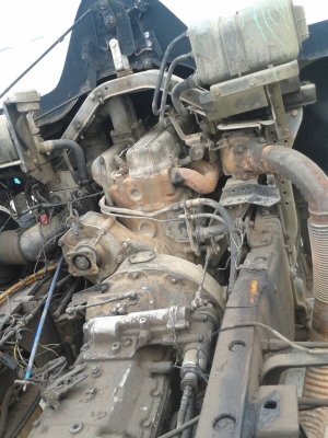 ขายรถบรรทุก 10 ล้อหัวคัสซี NISSAN UD CWM430M 230 แรงม้า มี 5 คันราคาคันละ 460000