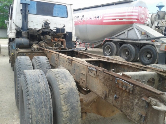 ขายรถบรรทุก 10 ล้อหัวคัสซี NISSAN UD CWM430M 230 แรงม้า มี 5 คันราคาคันละ 460000