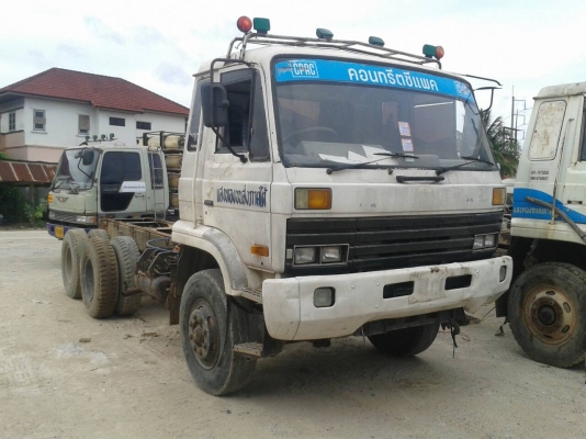 ขายรถบรรทุก 10 ล้อหัวคัสซี NISSAN UD CWM430M 230 แรงม้า มี 5 คันราคาคันละ 460000
