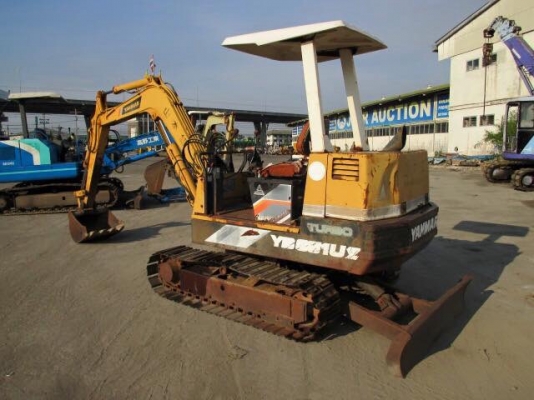 ขายรถขุด YANMAR ขนาด35-5UZ เครื่อง3สูบ 35 แรงม้า. ปั๊ม3ตอน รถพร้อมใช้งาน.รถนำเข้า เก่านอกแท้100\% เอกสารใบอินวอยพร้อม  ราคา 220,000 สนใจ 096-3268553. ช่างเบนซ์ ID LINE 0963268553