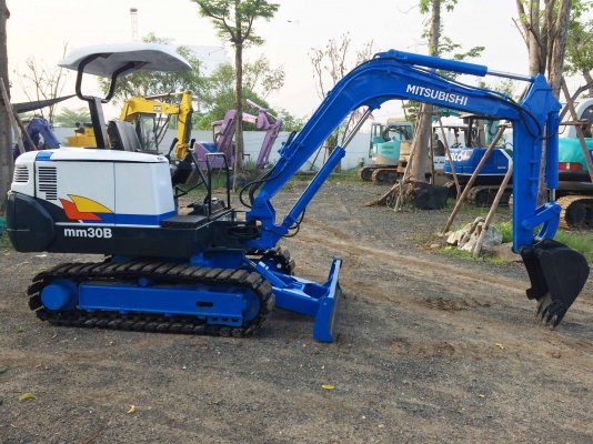 ขายรถแบคโฮ MITSUBISHI MM30B สภาพสวย มี VDO ทดลองขับให้ดู รถนำเข้าจากญี่ปุ่น ติดต่อ 086-775-7900, 086-324-1992