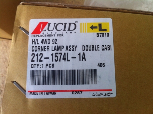 ไฟมุม toyota 4x4  ln-106 ของใหม่ งานไต้หวัน ข้างละ400บาท