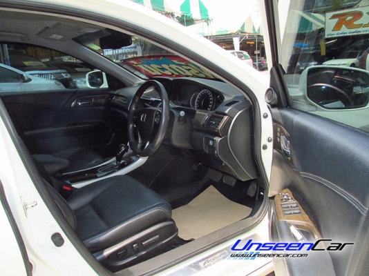 ยี่ห้อ : HONDA ปี : 2013 รุ่น : ACCORD สี : ขาว โฉม : โฉมปี (13-15) เกียร์ : AT รุ่นย่อย : i-VTEC 2.0  เครื่องยนต์ : เบนซิน, 2000 cc แอร์หลัง แอร์ Digital วิทยุ - CD MP3 DVD จอ LCD เซ็นทรัลล็อก กระจกไฟฟ้า กระจกมองข้างปรับไฟฟ้า Airbag เบรก ABS เบาะหนัง