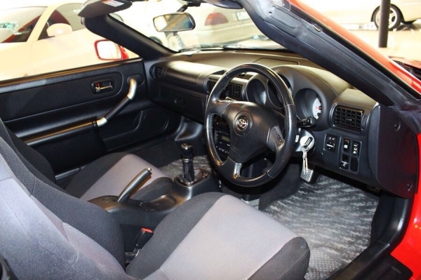 ขาย TOYOTA MR S ไมเนอร์เชน เกียร์ธรรมดา 6 สปีด ตัวสุดท้าย สีแดงเดิมๆ หลังคาผ้าใบสมบูรณ์ ท่อคู่ TTE แท้จากนอก รถดูแลเซอร์วิทย์โดย Extream Motor Sport พร้อมรับประกันหลังการขายเซอร์วิทย์ฟรีทุกกรณี 3 เดือน ราคา 899,000