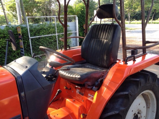ขายรถไถ Kubota GL-26 (4WD) พร้อมมีดดันหน้า รถพร้อมใช้งานครับ ขายรถไถ Kubota GL-26 (4WD) พร้อมมีดดันหน้า รถพร้อมใช้งานครับ