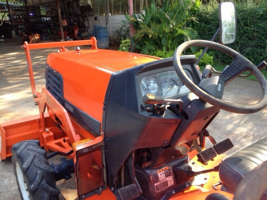 ขายรถไถ Kubota GL-26 (4WD) พร้อมมีดดันหน้า รถพร้อมใช้งานครับ