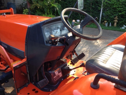ขายรถไถ Kubota GL-26 (4WD) พร้อมมีดดันหน้า รถพร้อมใช้งานครับ