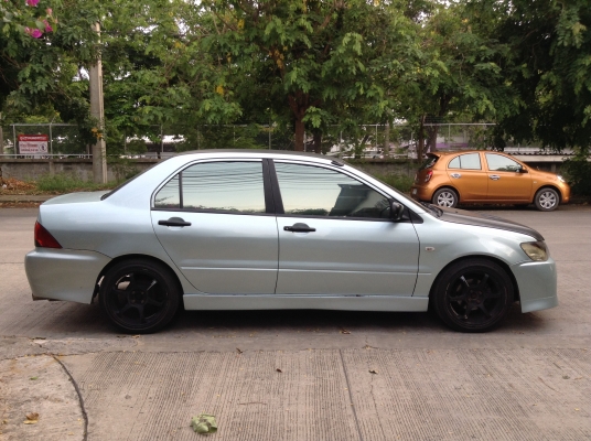 ขาดทุนยับครับคันนี้ Lancerปี2002 ขาดทุนยับครับคันนี้ Lancerปี2002