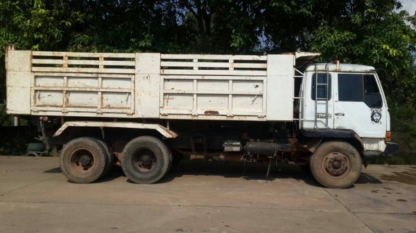 สิบล้อดั้มไอ้หลง FN 527MA 10สปีดร์ เบครใหญ่195แรง2เพา สภาพดีพร้อมใช้งาน ทะเบียนพร้อมโอน