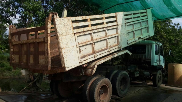 สิบล้อดั้มไอ้หลง FN 527MA 10สปีดร์ เบครใหญ่195แรง2เพา สภาพดีพร้อมใช้งาน ทะเบียนพร้อมโอน