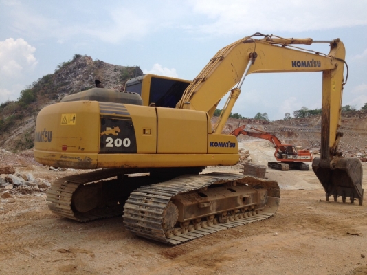 KOMATSU200-8สวยพร้อมใช้ไฟฟ้าครบต่อรองได้ครับ