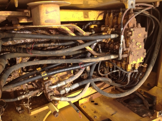 KOMATSU200-8สวยพร้อมใช้ไฟฟ้าครบต่อรองได้ครับ