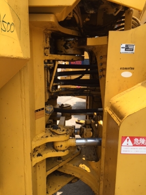 รถตักใหญ่ราคาเบาๆๆ KOMATSU WA500-1 นำเข้าจากญี่ปุ่นโดยตรง