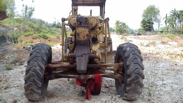 ขายถูกรถเกรดเดอร์ cat สภาพใช้งานปกติ