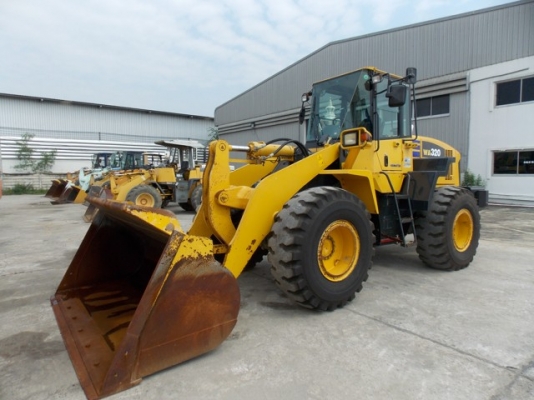 รถตัก KOMATSU WA320-5 เพิ่งมาถึงสดๆๆร้อนๆๆ รถตัก KOMATSU WA320-5 เพิ่งมาถึงสดๆๆร้อนๆๆ