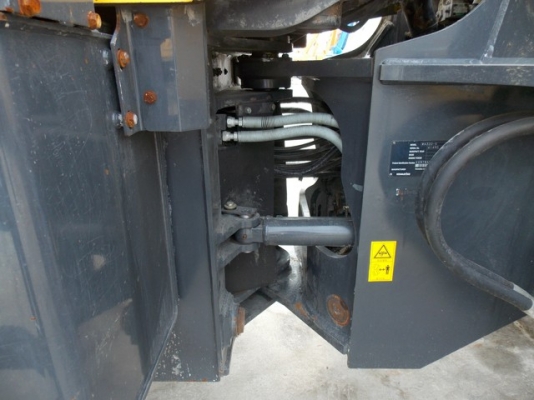 รถตัก KOMATSU WA320-5 เพิ่งมาถึงสดๆๆร้อนๆๆ รถตัก KOMATSU WA320-5 เพิ่งมาถึงสดๆๆร้อนๆๆ