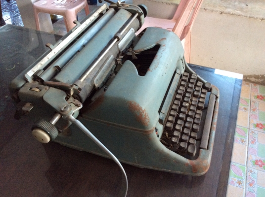 พิมพ์ดีดเก่าสไตร์วินเทจ