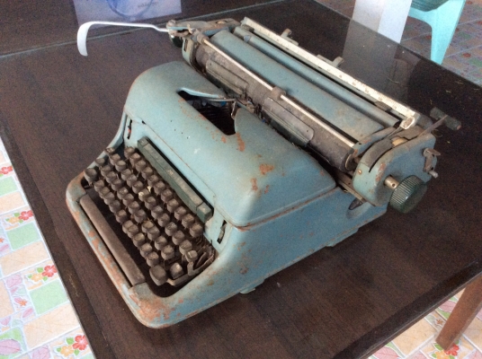 พิมพ์ดีดเก่าสไตร์วินเทจ