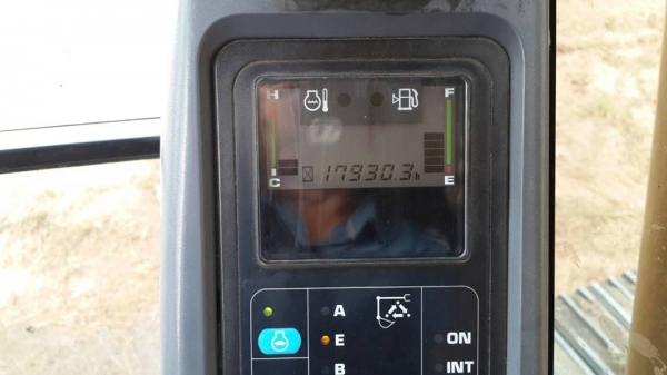 ขายแบคโค KOMATSU PC200-7 เครื่องดี ช่วงล่างดี ไม่เยิ้ม โซ๋ดี บูฒอาร์มดีสวยไม่โหลด คอลโซลภายในครบสวย สภาพพร้อมใช้งาน เอกสารใบอินวอร์ย สนใจโทร 090-8588220คุณนะ 093-3258446คุณบิว ID:narong498 หรือ www.truck.in.th/498 หรือfb:ณรงค์ ซื้อขายรถมือสอง (เว็บไซต์ส่ว