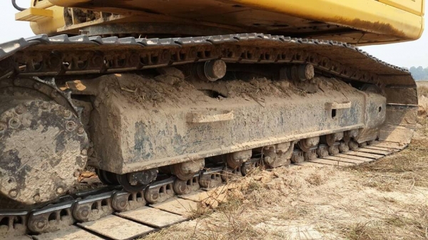 ขายแบคโค KOMATSU PC200-7 เครื่องดี ช่วงล่างดี ไม่เยิ้ม โซ๋ดี บูฒอาร์มดีสวยไม่โหลด คอลโซลภายในครบสวย สภาพพร้อมใช้งาน เอกสารใบอินวอร์ย สนใจโทร 090-8588220คุณนะ 093-3258446คุณบิว ID:narong498 หรือ www.truck.in.th/498 หรือfb:ณรงค์ ซื้อขายรถมือสอง (เว็บไซต์ส่ว