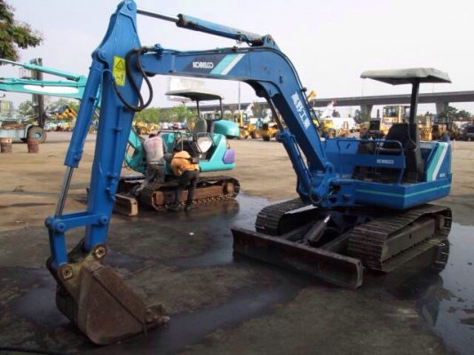 รถขุด KOBELCO sk-042เทียบเท่า pc-45 "คอลโทนสั้นปั๊มนิ้ว"เครื่อง 3 สูบ ( มีลายหัวกระแทรค )รถเก่านอกมีเอกสารพร้อม