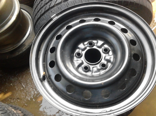 17x7JJ. ขนาด 5 รู 110 มม.  NISSAN  ใหม่ๆ มี 1  ใบ tel.081-427-3941