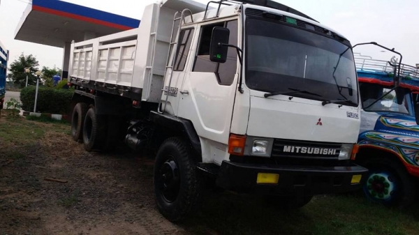 ขายดั้ม2เพลา MITSUBISHI FN527M-A เบรกใหญ่ เครื่อง195แรง พ.เพาเวอร์ เบรกทิฟฟี่ ภายในสวย แอร์เย็น สภาพพร้อมใช้งาน เอกสารพร้อมโอน สนใจโทร 090-8588220คุณนะ 093-3258446คุณบิว ID:narong498 หรือ www.truck.in.th/498 หรือเพจFacebook ณรงค์ ซื้อขายรถมือสอง (เว็บไซต์